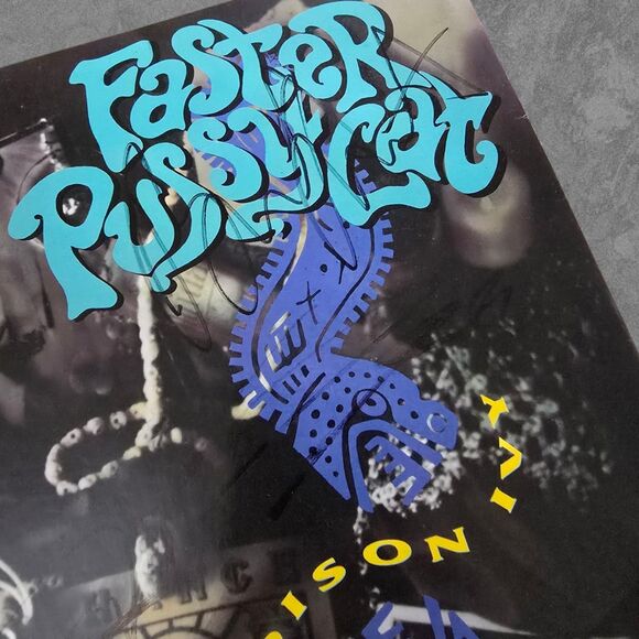 AUTOGRAPHED Faster Pussycat - Poison Ivy 12" Vinyl Single 1989 Elektra EKR 103T - Picture 5 of 10